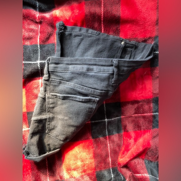 S.O.N.G-CURVY, High rise shorts - Picture 2 of 2